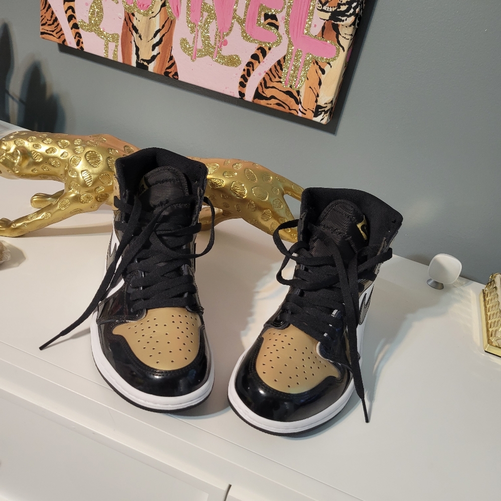 JORDAN 1 RETRO HIGH NRG "GOLD TOP 3"
